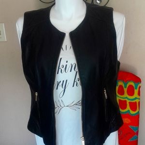 Sleeveless jacket